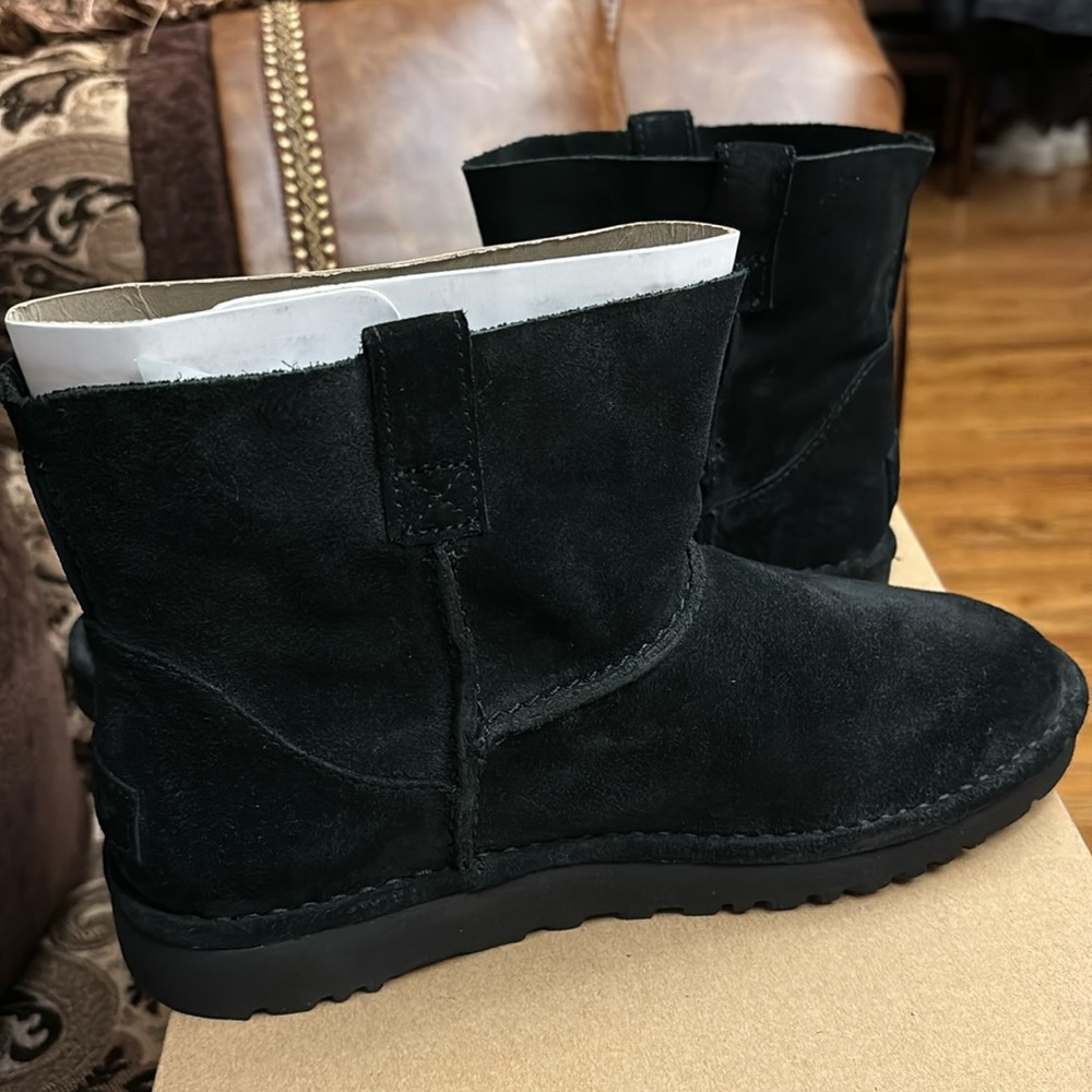NWT UGG BLACK BOOTS 9